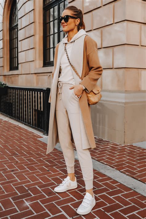 how to wear veja sneakers